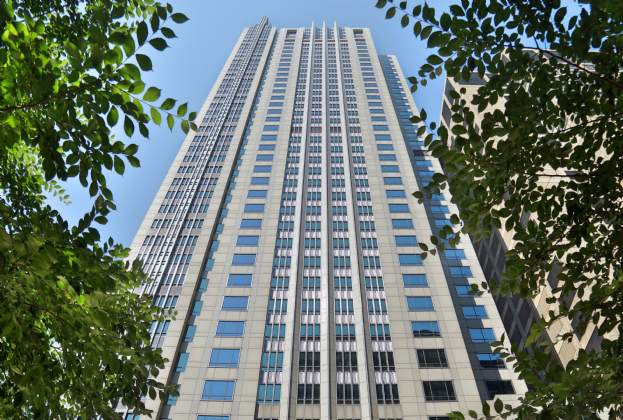 Lockton Expands Office Space & Extends Commitment at 500 West Monroe