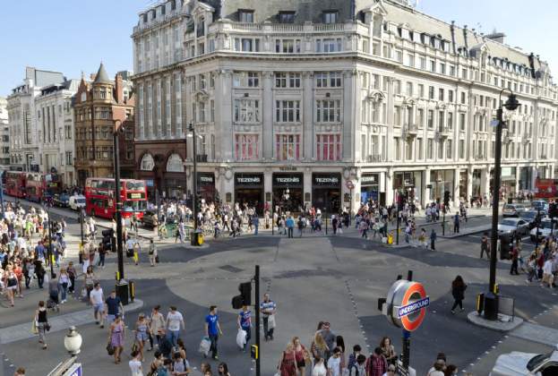 Savills  What Oxford Street can learn from global shopping centre owners?