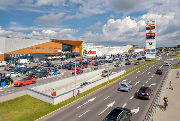 Central European real estate deal of the year: the Czech SCF buys a portfolio of shopping centres in Poland for more than CZK 7 billion